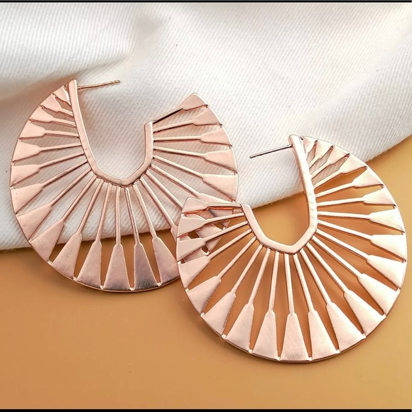 KENDRA SCOTT🆑Special Deals Designer Merchandise-Lowest Price-No Offers-PriceFirm - Picture 5 of 6